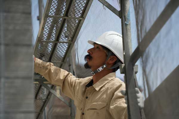 屋根修理・外壁塗装を専門としています！